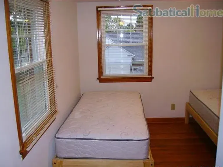 705 E Foster Ave — Photo 7