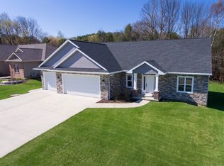 2922 Van Hoof Rd, Suamico, WI 54313