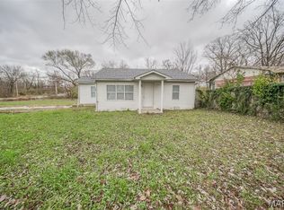 100 E 6th St, Dixon, MO 65459