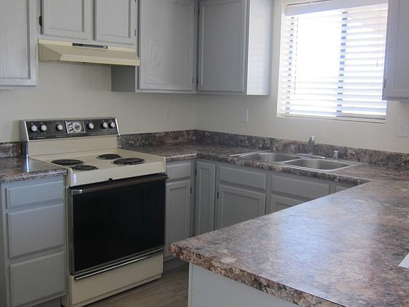 5th image of 2425 College Dr