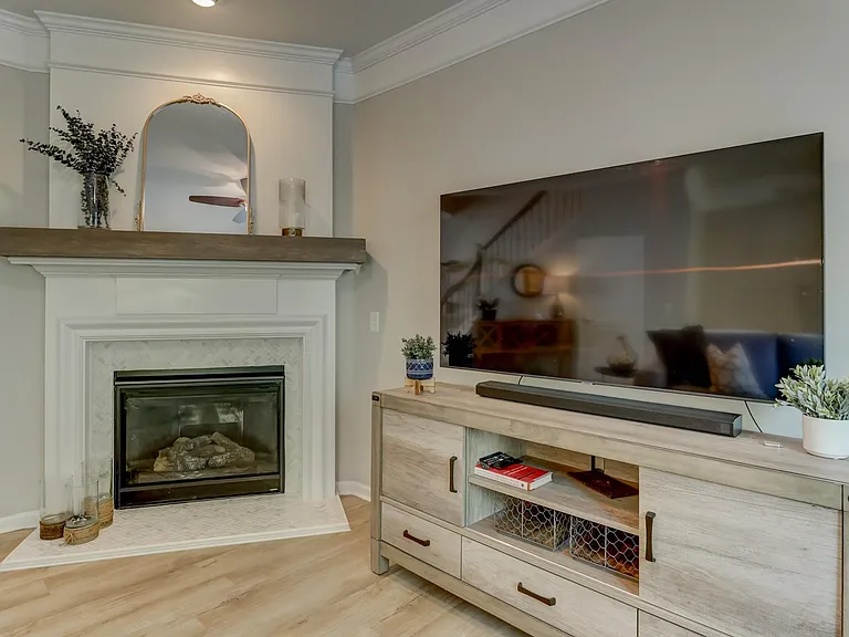 1132 Drayton Ct — Photo 9