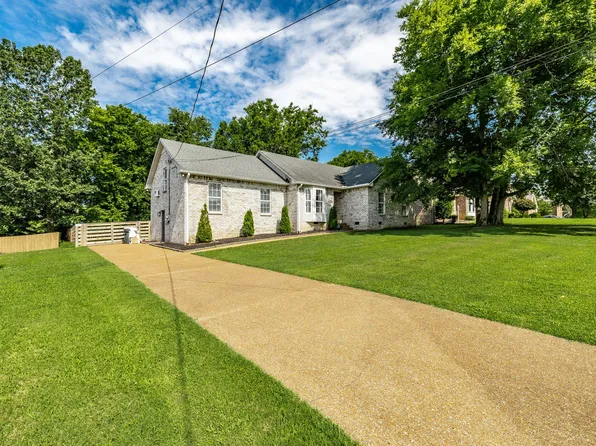 132 Candle Wood Dr, Hendersonville, TN 37075