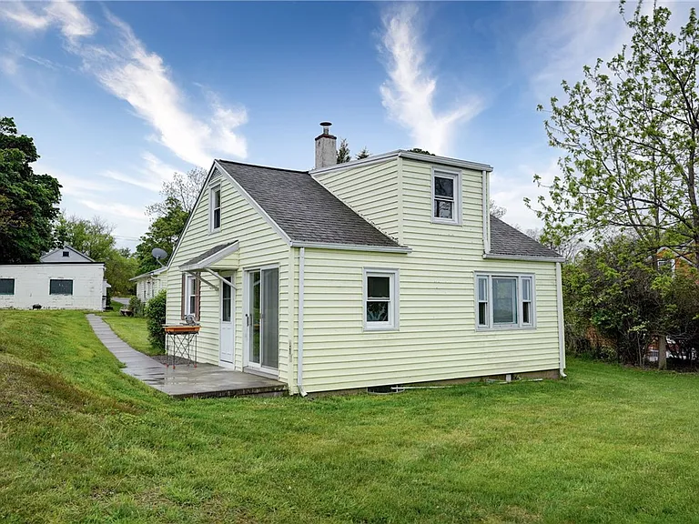 904 Lake Rd — Photo 33