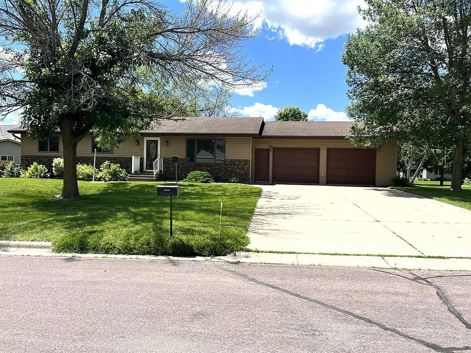 1st image of 1570 Meadowlark Ln