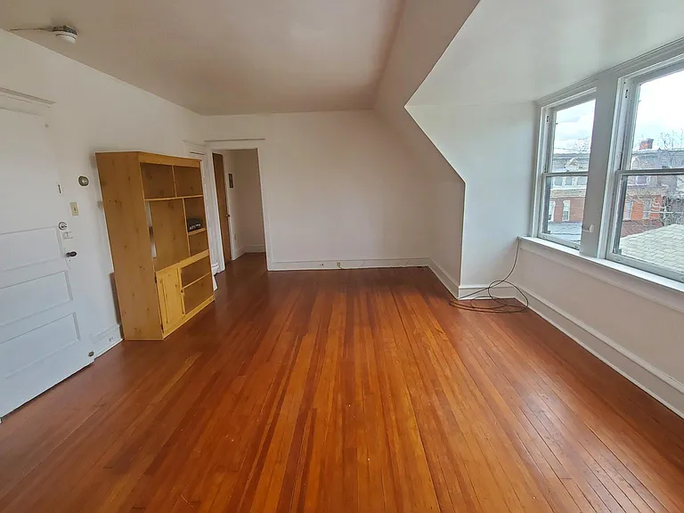 69 W Ross St #3W — Photo 2