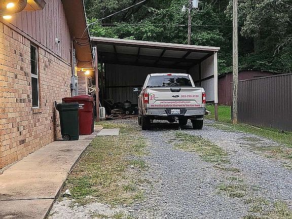 5th image of 801 County Road 3433