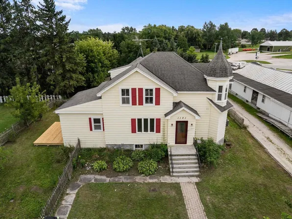 1121 Millersville Avenue, Howards Grove, WI 53083