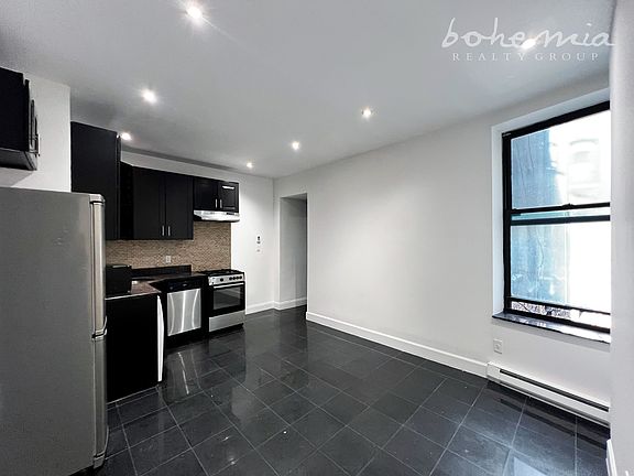 4th image of 8 W 108th St #27J