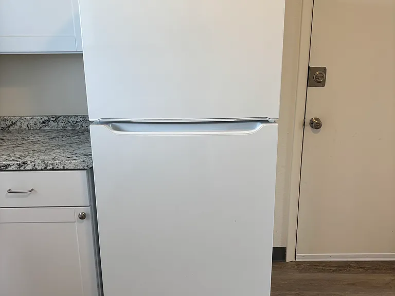 645 Voiles Pl #1 — Photo 4