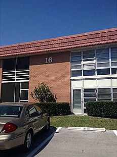1st image of 16 Vista Palm Ln