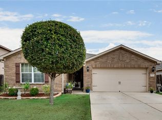 616 Hidden Dale Dr, Fort Worth, TX 76140