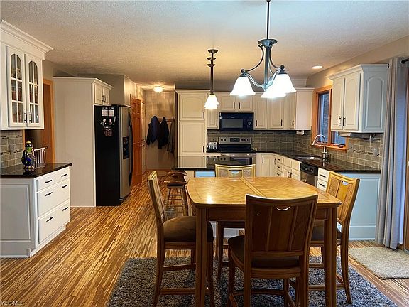 5th image of 1193 Willow Bend Dr