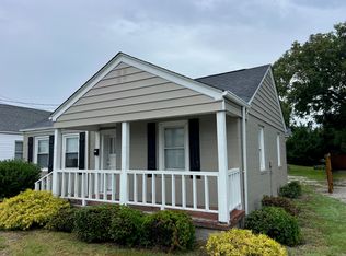 2208 Bridges St, Morehead City, NC 28557