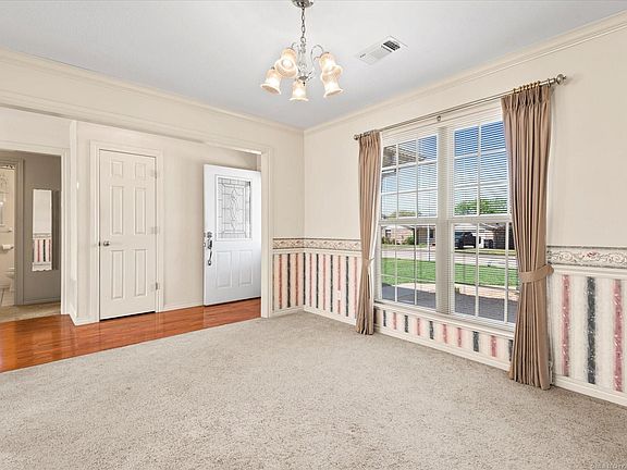 5th image of 1224 Willow Creek Dr