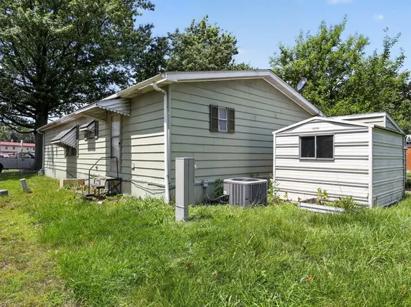 2609 Joyce Dr, Belleville, IL 62226