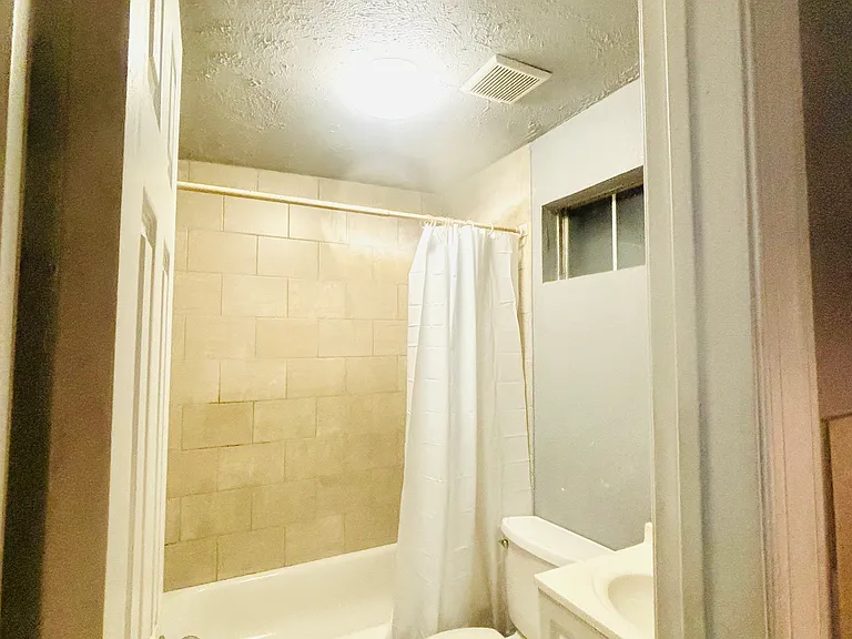 6301 Scribner Rd #5 — Photo 5