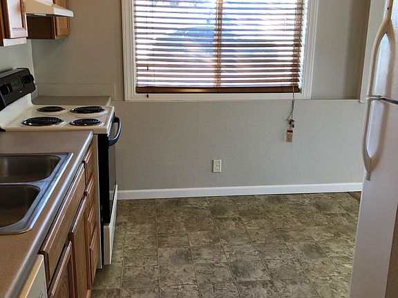 2nd image of 311 E Walnut St #D