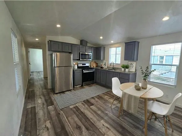 3825 N Nellis Blvd Trailer 106, Las Vegas, NV 89115
