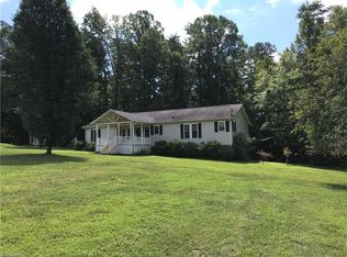 1012 Precinct Rd, Pilot Mtn, NC 27041