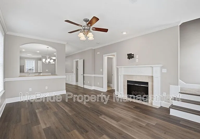 438 Bowen Fls — Photo 6
