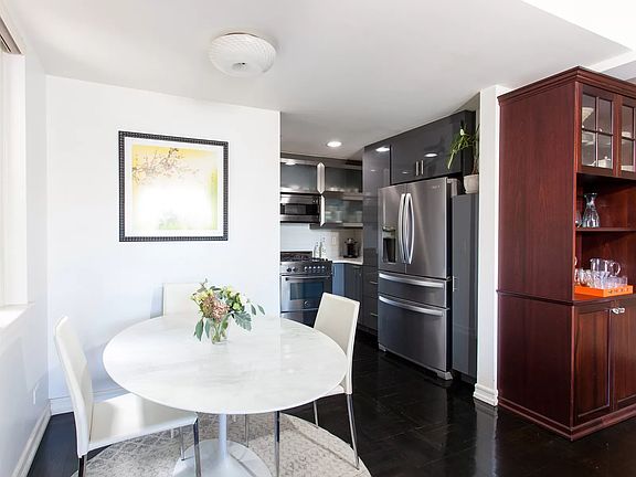 4th image of 225 E 79th St APT 12C