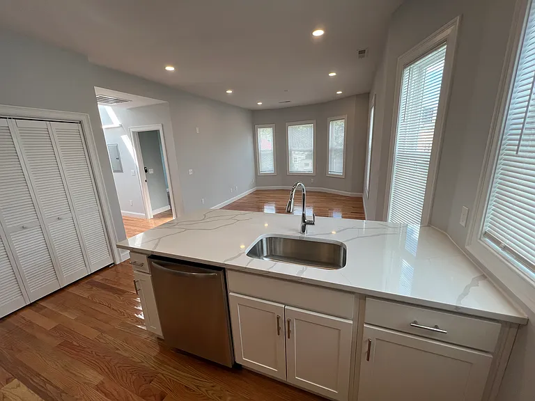 126 Cross St #8 — Photo 12