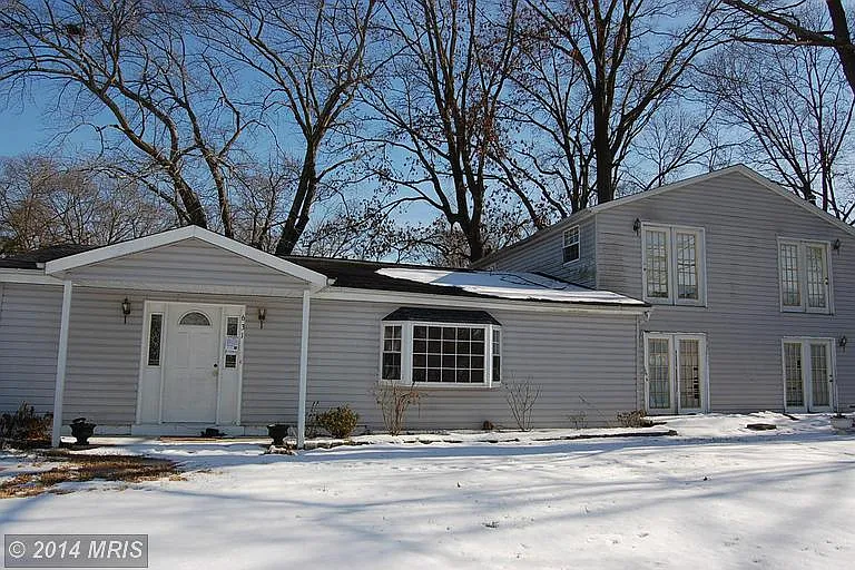 631 Laurel Dr photo 1
