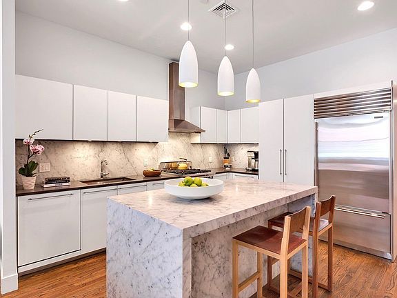 3rd image of 462 Greenwich St APT 2