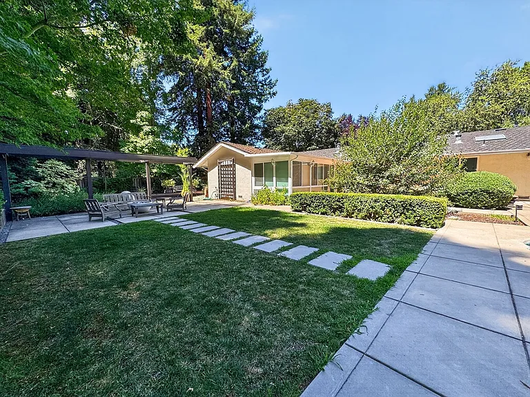 3221 Lunada Ln — Photo 44