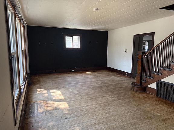 3rd image of 1412 E 6TH STREET