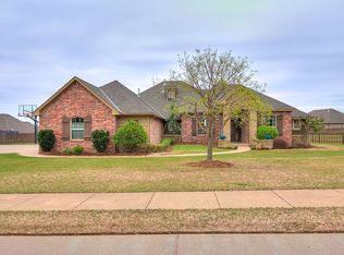 1700 Crossfield Dr, Edmond, OK 73025