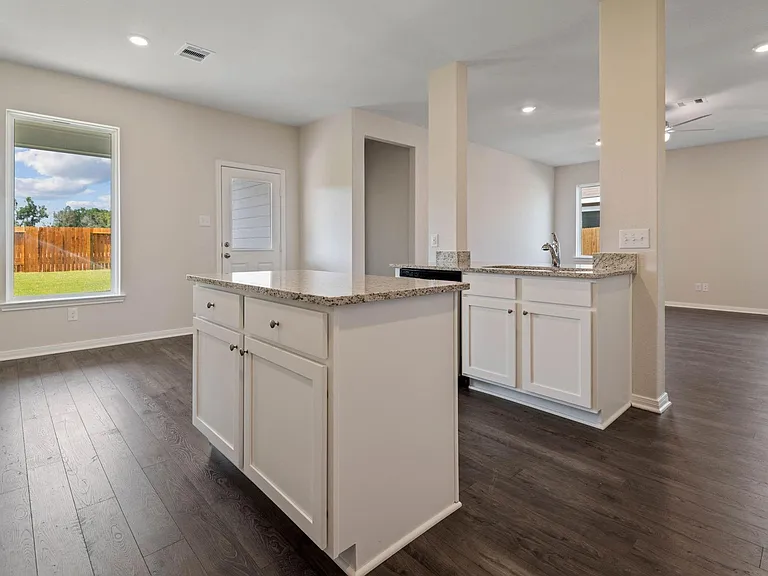 15870 Berry Hill Dr — Photo 10