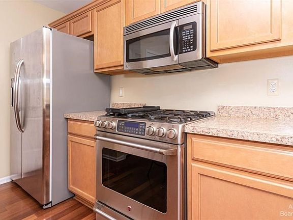 2nd image of 10252 Wildrose Ct