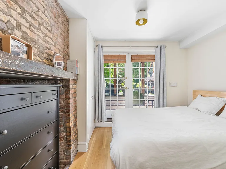 46 Cambridge Pl #1 — Photo 7