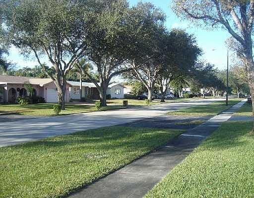 Front Yd view of SW 49th