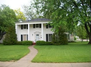 2021 W John St, Grand Island, NE 68803