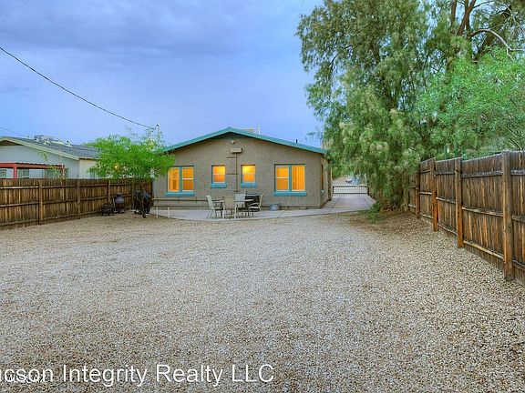 5th image of 720 E 8th St #10446007