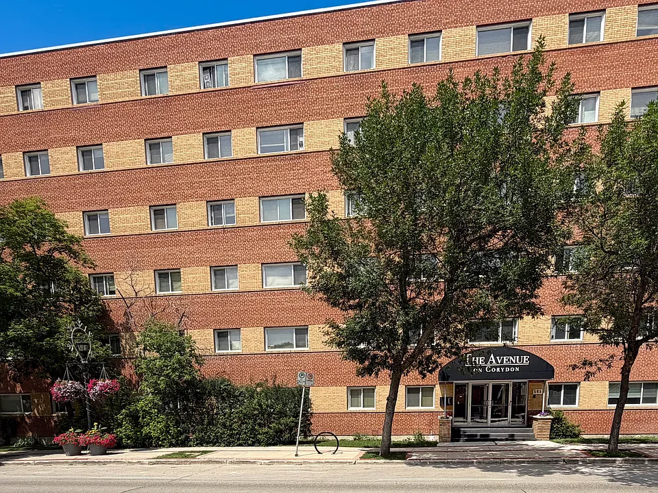 565 Corydon Ave #502