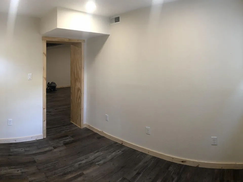 133 E Main St