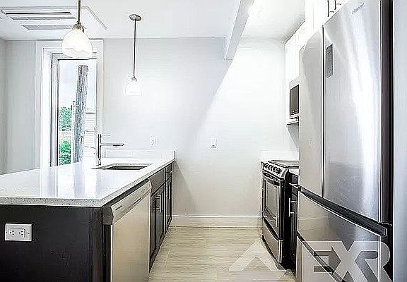 2nd image of 975 Liberty Ave #4C