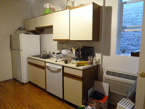 3rd image of 2334 N Wayne Ave #2