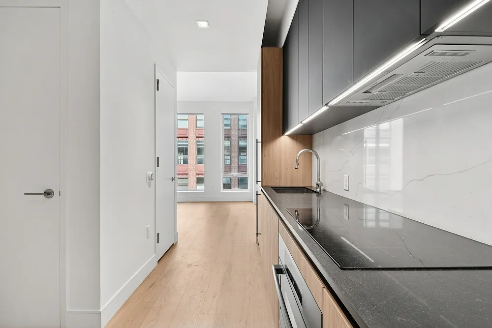 312 West 43rd Street — Photo 2