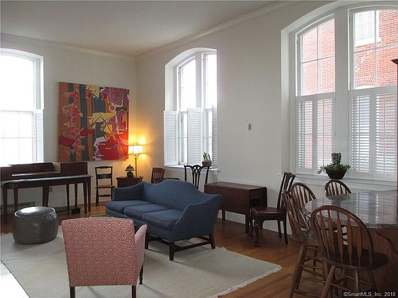 3rd image of 25 Orchard St APT 1