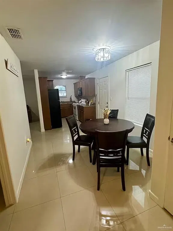 2 bed, 2.0 bath, 861 sqft, $800 — Photo 4