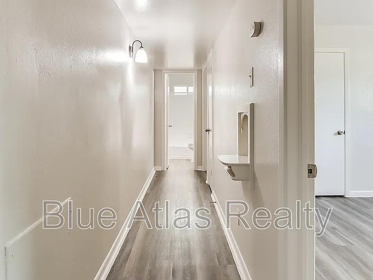 411 E Polk St #10 — Photo 7