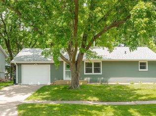 1120 Calumett Dr, Cedar Falls, IA 50613