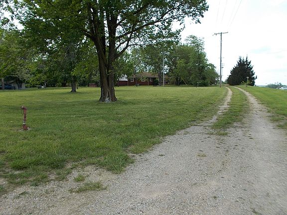 2nd image of 2460 Us Highway 65