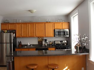 9 Station Rd APT 11, Ardmore, PA 19003