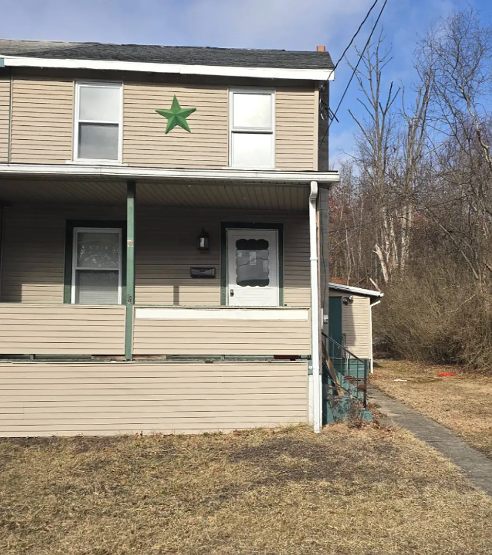 Charming 2 Bed / 1 Bath Single Family Home in Lansford with Front Porch & Yard! — Photo 1