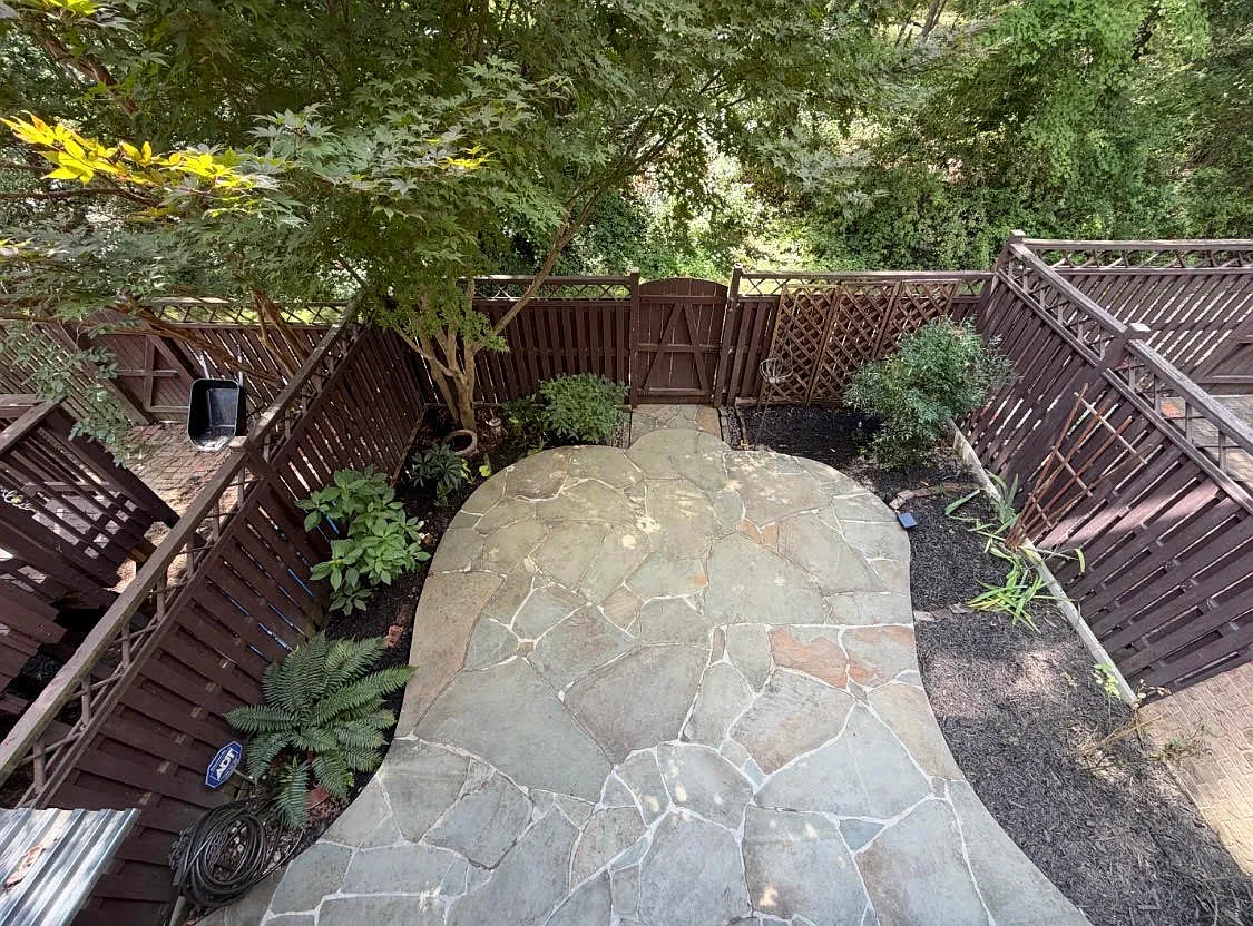 3 bed, 1317 sqft, $3,200 — Photo 2